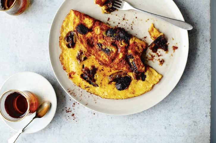 egg and dates omelet